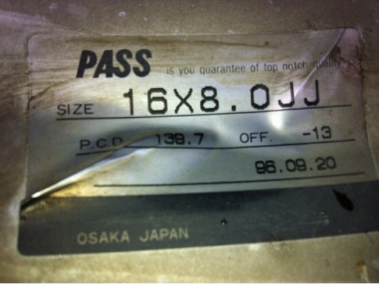 ล้อ แท้japan osaka ยี่ห้อ pass ล้อเบามาก 16*8.ojj off-13 พร้อมยางดอกเต็มๆของ goodrich 265/75/16 ล้อโต