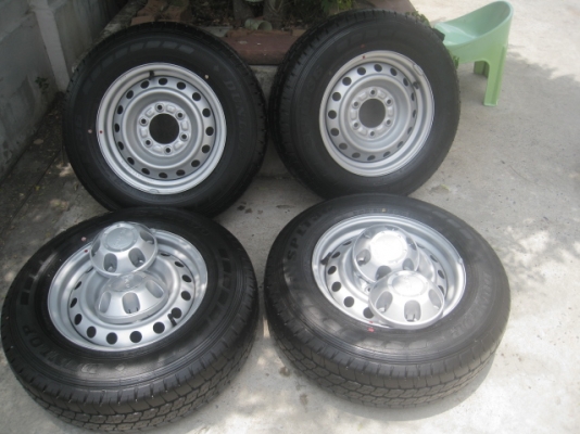 ขายกะทะล้อป้ายแดง Isuzu d-max ขอบ15 6รู139.7 +ยางผลิตสัปดาห์ที่ 51 ปี13 สนใจติดต่อเล็กคลองสามครับ 081-3747940