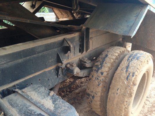 ขายรถอีซูซุ 6 ล้อดั๊มร๊อคกี้ 175 แรงม้า เบรคจิ๊ฟฟี๊  ราคา  645,000 บาท  กระบะดั๊ม ยาง 900-20 น๊อตล้อ 8 ตัว  เครื่องดี คัซซีสวย สภาพรถพร้อมใช้งาน  สนใจติดต่อ ชัยยาสตึก โทร 081-9972972 089-8451778