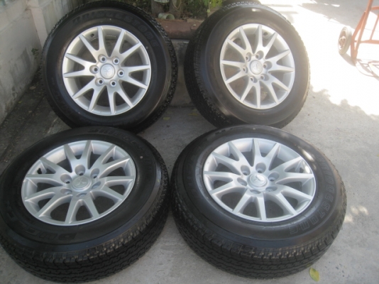 ขายล้อแม็กป้ายแดง Pajero sport 17"x7.5" et38 6รู139.7 +ยางปี13สนใจติดต่อเล็กคลองสามครับ 081-3747940