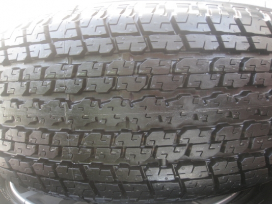 ขายล้อแม็กป้ายแดง Pajero sport 17"x7.5" et38 6รู139.7 +ยางปี13สนใจติดต่อเล็กคลองสามครับ 081-3747940