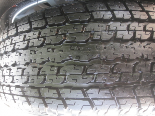 ขายล้อแม็กป้ายแดง Pajero sport 17"x7.5" et38 6รู139.7 +ยางปี13สนใจติดต่อเล็กคลองสามครับ 081-3747940