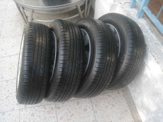 ขายล้อแม็ก Honda City 15"x5.5" et45 4รู100 + ยางปี12  สนใจติดต่อเล็กคลองสามครับ 081-3747940