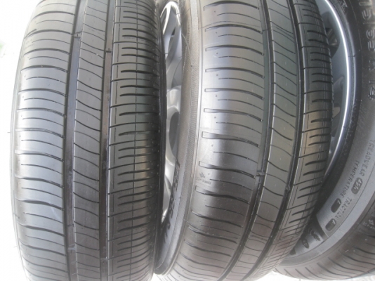 ขายล้อแม็กป้ายแดง Honda Amaze 14"x5" et50 4รู100 + ยางปี13 สนใจติดต่อเล็กคลองสามครับ 081-3747940