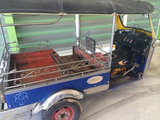 ขายตุ๊กๆถูกๆ