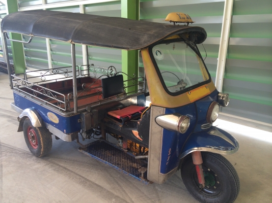 ขายตุ๊กๆถูกๆ