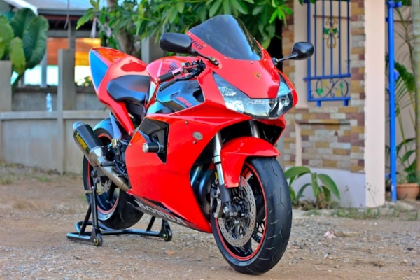 ขายCBR954ปี03 เครื่องดี ระบบไฟปกติ ของแต่งพอมีครับ ราคา155000อินวอยสรรพสามิตแท้ๆ