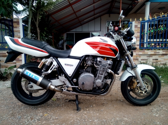 ขายCB1000ปี98อินวอยสรรพสามิตแท้ๆ เครื่องดีราคา96000ต่อรองได้ครับสวยๆ
