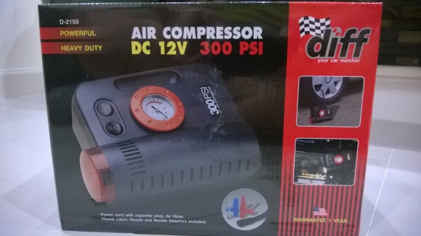 ต้องการขาย Air compressor ขนาด 300 PSI พร้อมไฟฉายในตัว ยี่ห้อ Diff สำหรับเติมลม รถจักรยาน จักรยานยนต์ รถยนต์ อื่นๆ (มีหัวต่อครบ) ซึ่งปั้มลมขนาด 300 PSI จะสามารถเติมลมในจุดต่างๆได้อย่างสบาย หัวต่อเป็นแบบ DC 12 V สามารถต่อกับที่จุดบุหรี่ได้ทันที ขายถูกสุดๆ