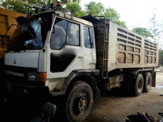 รถมิตซู 10 ล้อดั้ม FN527M - TC  เปลื่ยนเครื่อง 220 แรงม้า.  สนใจติดต่อ 081 - 6079515