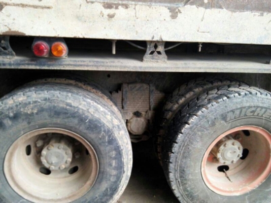 รถมิตซู 10 ล้อดั้ม FN527M - TC  เปลื่ยนเครื่อง 220 แรงม้า.  สนใจติดต่อ 081 - 6079515