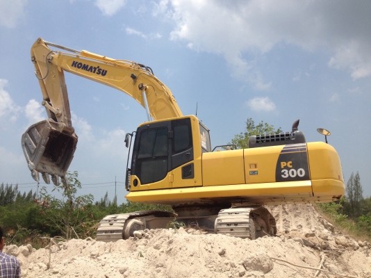 ขายด่วน!!!KOMATSU PC300-8 รถสวยพร้อมใช้ค่ะ
