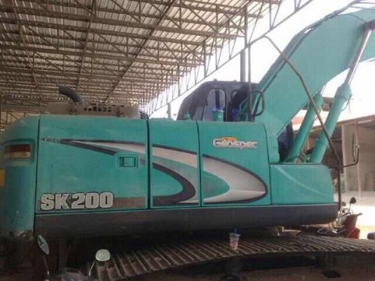 ขายด่วน!!!KOBELCO SK200 YN-11 ไมล์ 8,000 ค่ะ