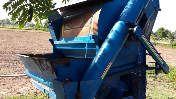 ขายตู้นวดห้าฟุตครึ่งเดษตรพัฒนาสิงเปลือยจัมโบ้ปี39พร้อมคานยกติดรถไถ