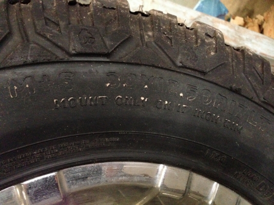 ล้อแม็ก พร้อม ยาง 33X12.50 R 17 L ( cooper discoverer stt )