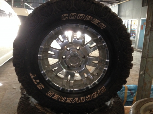 ล้อแม็ก พร้อม ยาง 33X12.50 R 17 L ( cooper discoverer stt )