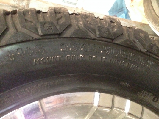 ล้อแม็ก พร้อม ยาง 33X12.50 R 17 L ( cooper discoverer stt )