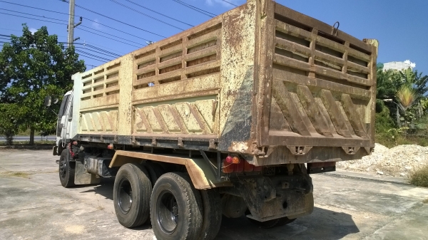 10ล้อดั้มHINO FM3MNLD 240แรง รถห้างแท้..เก๋งเคยเก็บสีมาแล้ว รถดี แห้งทั้งคัน แค่สีหัวเก๋งไม่ค่อยสวย