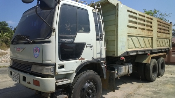 10ล้อดั้มHINO FM3MNLD 240แรง รถห้างแท้..เก๋งเคยเก็บสีมาแล้ว รถดี แห้งทั้งคัน แค่สีหัวเก๋งไม่ค่อยสวย