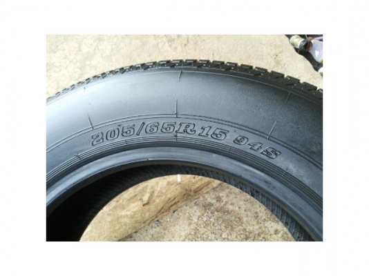 ยาง  dunlop 205/65/15   นุ่มๆ ดอกหนาๆ