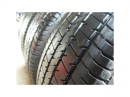 ยาง  dunlop 205/65/15   นุ่มๆ ดอกหนาๆ