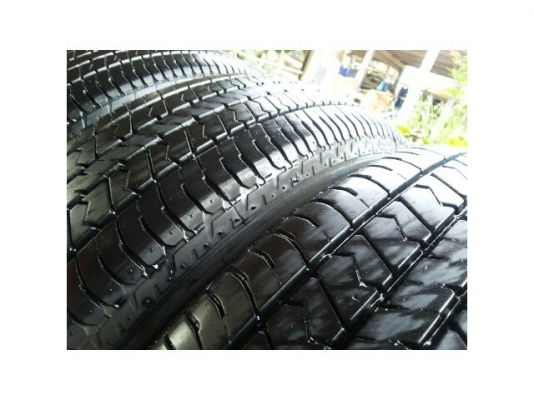 ยาง  dunlop 205/65/15   นุ่มๆ ดอกหนาๆ