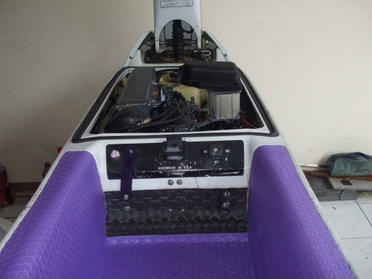 ขายเจ็ตสกียามาฮ่า650ยืนพร้อมเทลเลอร์ และ ของแถมยางใหม่