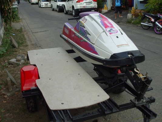 ขายเจ็ตสกียามาฮ่า650ยืนพร้อมเทลเลอร์ และ ของแถมยางใหม่