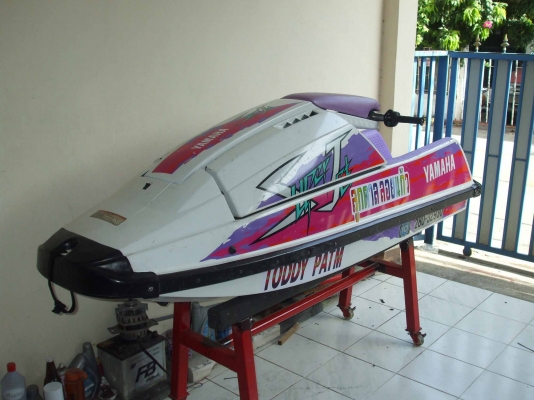 ขายเจ็ตสกียามาฮ่า650ยืนพร้อมเทลเลอร์ และ ของแถมยางใหม่