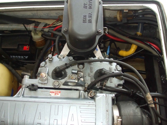 ขายเจ็ตสกียามาฮ่า650ยืนพร้อมเทลเลอร์ และ ของแถมยางใหม่