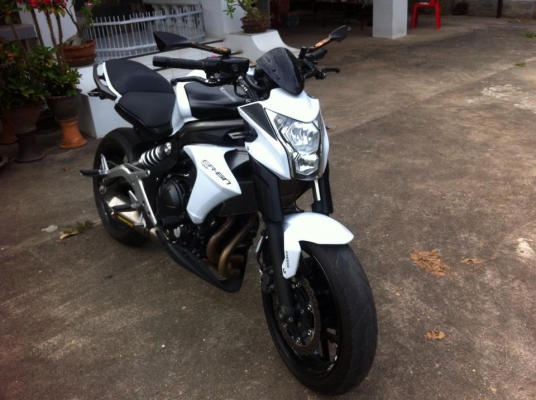 ขาย ER6n 2012 สีขาว สภาพสวยๆ