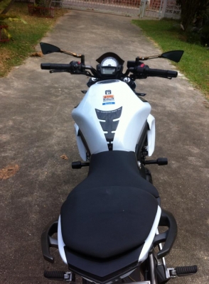 ขาย ER6n 2012 สีขาว สภาพสวยๆ