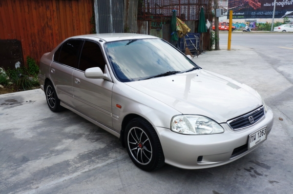 HONDA CIVIC ตาโต ปี 1999 ขายรถสวย ติดแก็ส LPG หัวฉีด เครื่องเดิมๆวิ่งดี ช่วงล่างแน่น ล้อ MAX แต่ง แอร์เย็น กระจกไฟฟ้า สภาพภายในสวย สีสวย รถพร้อมใช้งาน จัดไฟแนนได้ HONDA CIVIC ตาโต ปี 1999 ขายรถสวย ติดแก็ส LPG หัวฉีด เครื่องเดิมๆวิ่งดี ช่วงล่างแน่น ล้อ MAX แต่ง แอร์เย็น กระจกไฟฟ้า สภาพภายในสวย สีสวย รถพร้อมใช้งาน จัดไฟแนนได้