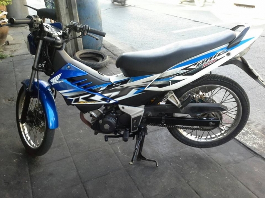 ขาย Honda Sonnic 125 ปี 48 สตาร์ทมือ สภาพเดิมๆ,เปลี่ยนชุดสีใหม่ทั้งคัน ภาษีเต็มเล่มพร้อมโอน