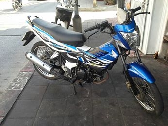 ขาย Honda Sonnic 125 ปี 48 สตาร์ทมือ สภาพเดิมๆ,เปลี่ยนชุดสีใหม่ทั้งคัน ภาษีเต็มเล่มพร้อมโอน