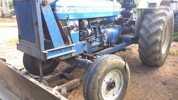 ขายรถไถ FORD 6610 แท้ปั๊มกลม ท่อไอดีใหญ่ เล่มทะเบียน ใบมีดดันหน้า + ผาน 3 ไทยเฮงหลีรุ่นใหม่