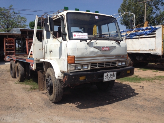 Hino fl177 ขึ้นรถเกี่ยว สภาพพร้อมใช้ ถ้าให้ทำสีบิ้วใหม่ แล้วแต่จะตกลงกันอีกทีครับ
