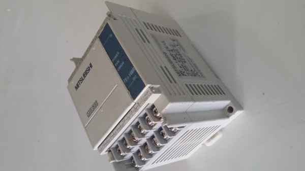 ขาย PLC MITSUBISHI FX1S14MR