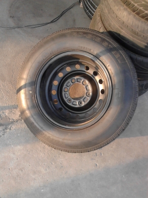 ขายล้อขอบ 15  ขนาด 6 รู  มี 1 ล้อ  TEL.081-427-3941