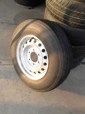 ขายล้อขอบ 15  ขนาด 6 รู  มี 1 ล้อ  TEL.081-427-3941