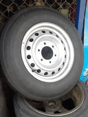 ขายล้อขอบ 15  ขนาด 6 รู  มี 1 ล้อ  TEL.081-427-3941