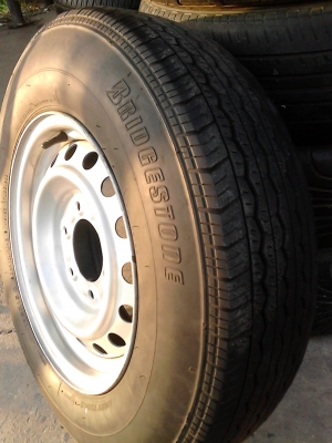 ขายล้อขอบ 15  ขนาด 6 รู  มี 1 ล้อ  TEL.081-427-3941