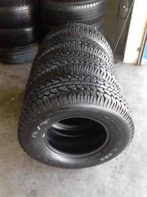 255/70R15  MICHELIN LTX  AT 255/70R15  มีชุด 4  เส้น  TEL.081-427-3941