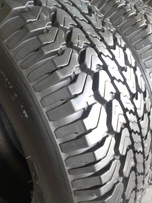 255/70R15  MICHELIN LTX  AT 255/70R15  มีชุด 4  เส้น  TEL.081-427-3941