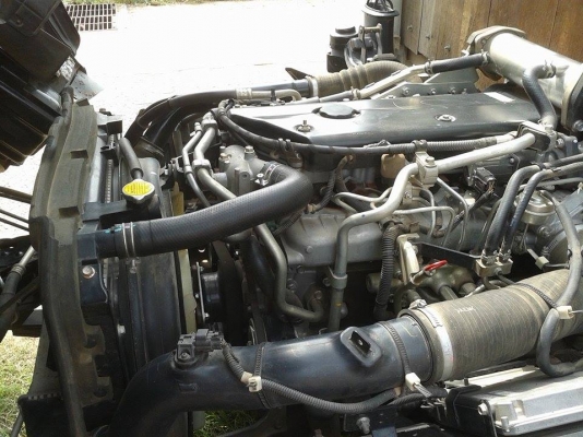 ขายรถหกล้อมือ 2isuzu  commonrail  euo3 150แรง สภาพสวย ไม่เคยชน ไม่เคยแกะ ยางเรเดียน ราคาต่อรองได้  สนใจติดต่อน้าเรือง 086-2453322  920,000
