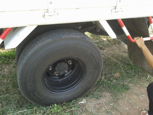 ขายรถหกล้อมือ 2isuzu  commonrail  euo3 150แรง สภาพสวย ไม่เคยชน ไม่เคยแกะ ยางเรเดียน ราคาต่อรองได้  สนใจติดต่อน้าเรือง 086-2453322  920,000