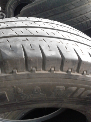 215/70R15  มิชิลิน มี 1 เส้น TEL.081-427-3941