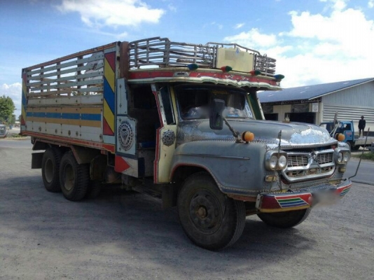 รถอีซูซุ 10 ล้อดั้ม ( หน้ายาว ) เปลื่ยนเครื่อง  160 แรงม้า. ( มีขาย 2 คัน )   / 168 แรงม้า. ( มีขาย 1 คัน )   สนใจติดต่อ 081 - 6079515