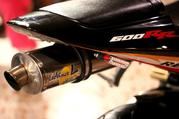 CBR600RR ปี04 ลายแข่งฮอนด้า รถสวย ท่อleovine ทะเบียนพร้อมโอน /รับเทิน