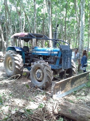 ขายรถไถ FORD 7610 turbo 2 เพลา เอกสารอินวอย 3 จาน ใบมีดดันหน้า ราคา 500000